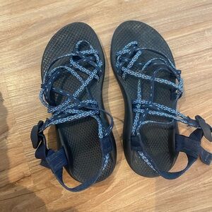 Women’s Chacos size 7